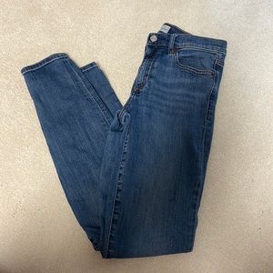 GAP 28 L True Skinny